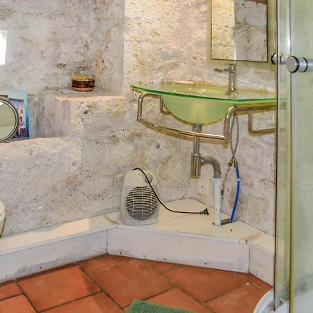 Holiday home Stunning In With Wifi