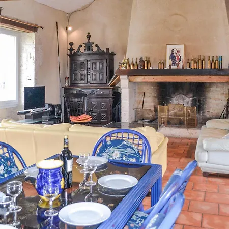 Holiday home Stunning In With Wifi