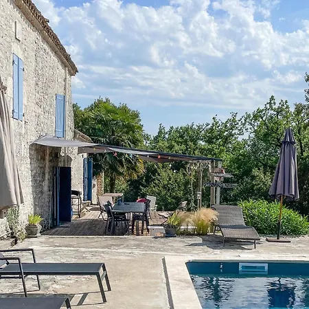 Stunning In With Wifi Holiday home